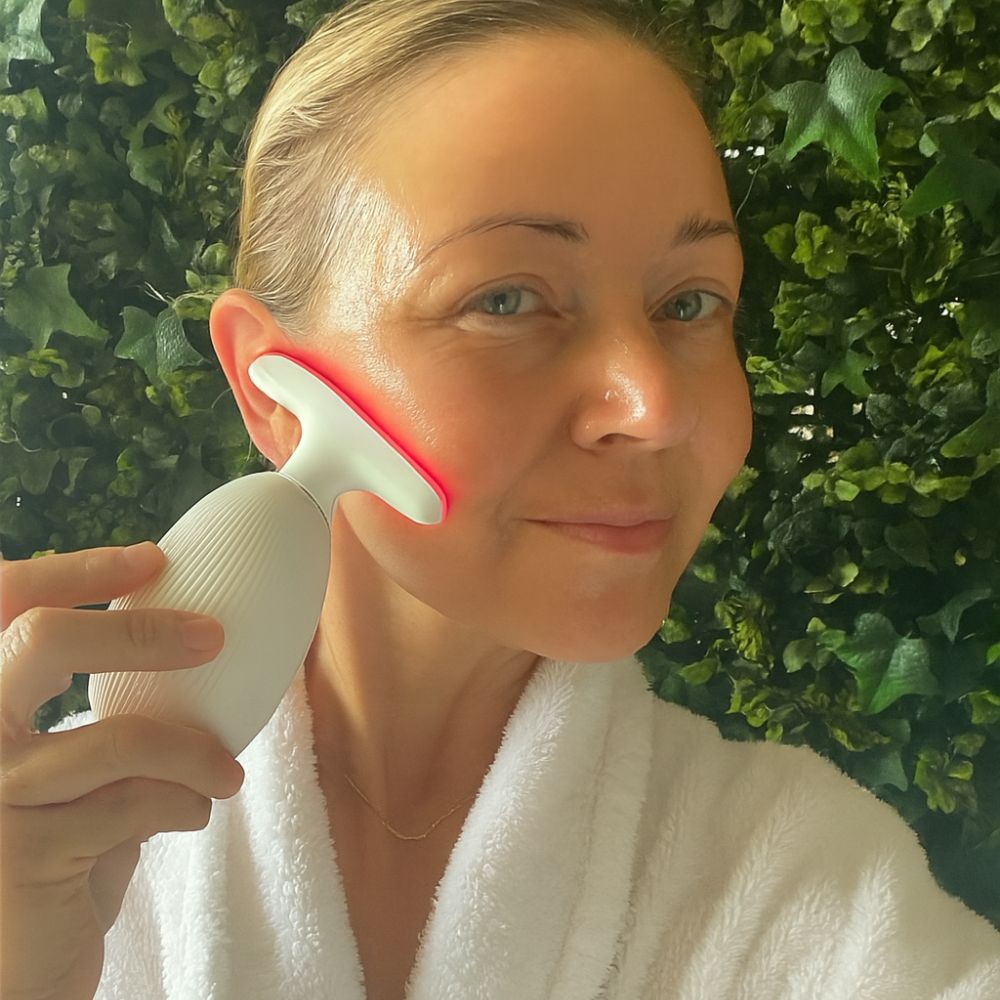 GlowSculpt Pro - 7 in 1 Face & Neck Sculptor